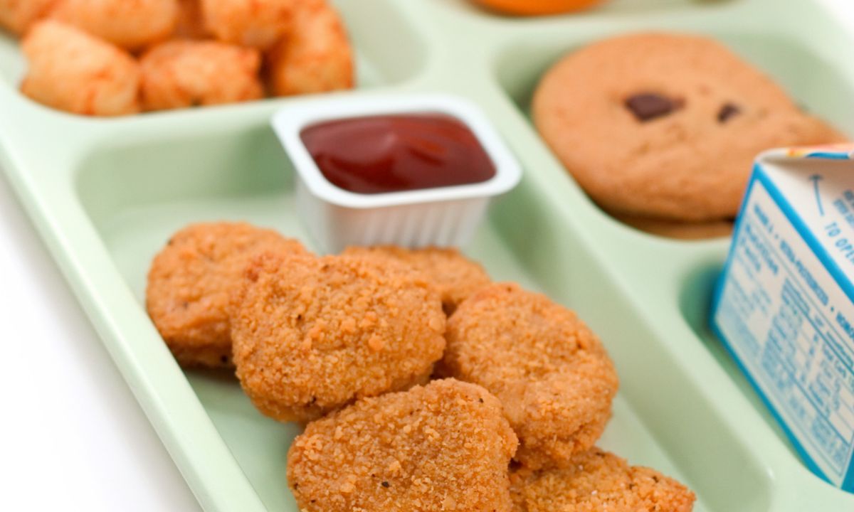 A photo of a lunch tray